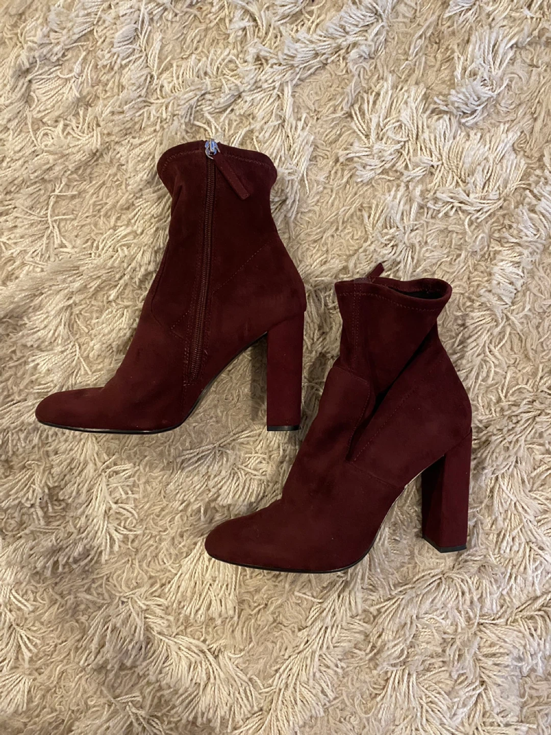 Gorgeous Steve Madden Suede Heeled Ankle Boots - photo 2