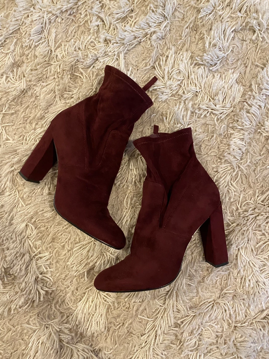 Gorgeous Steve Madden Suede Heeled Ankle Boots
