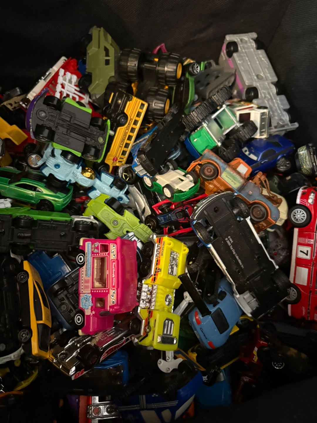Large Lot of hot wheel cars - photo 2