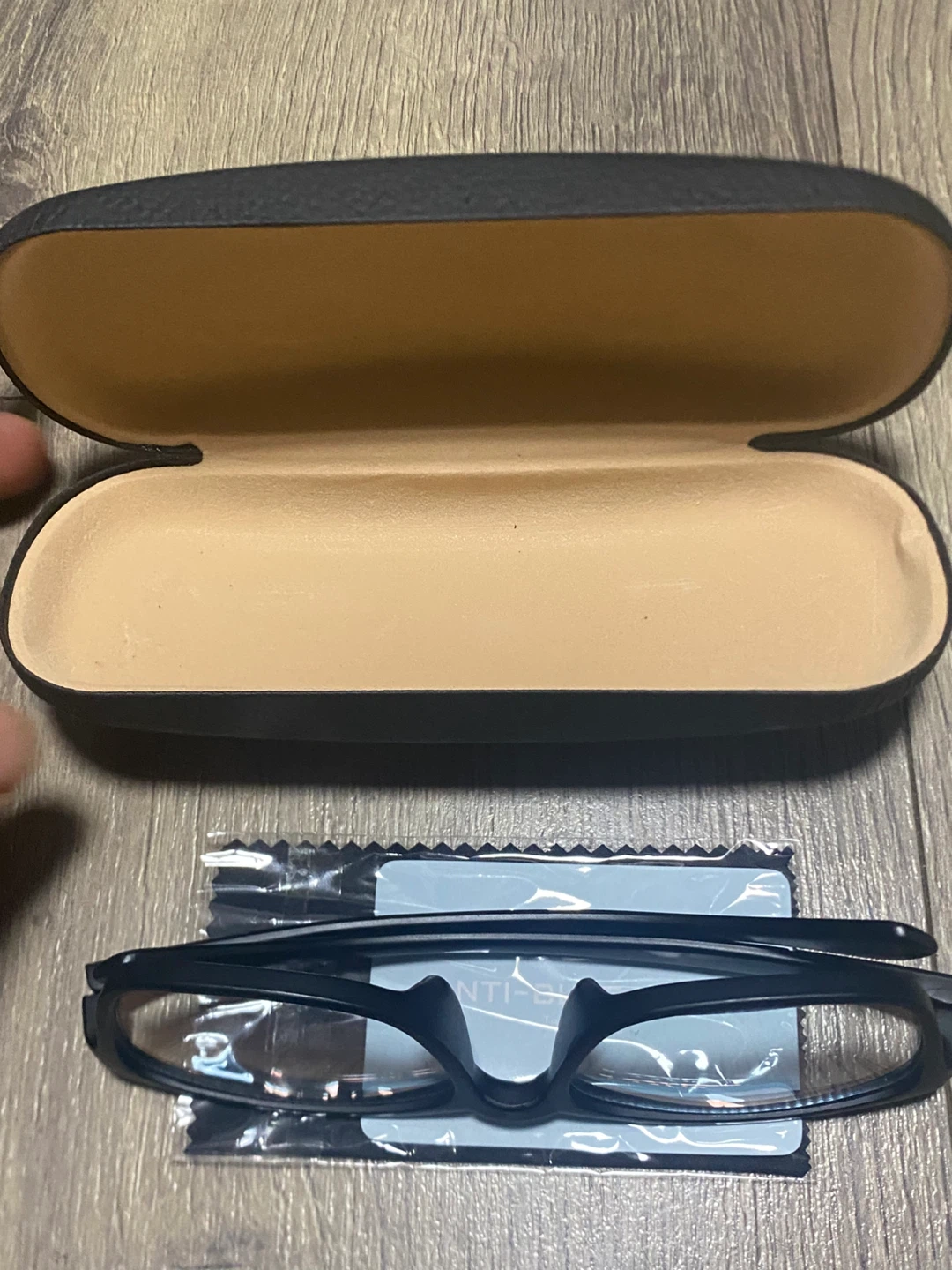 Anti-Blue Light Glasses with Case and Cleaning Cloth - photo 4