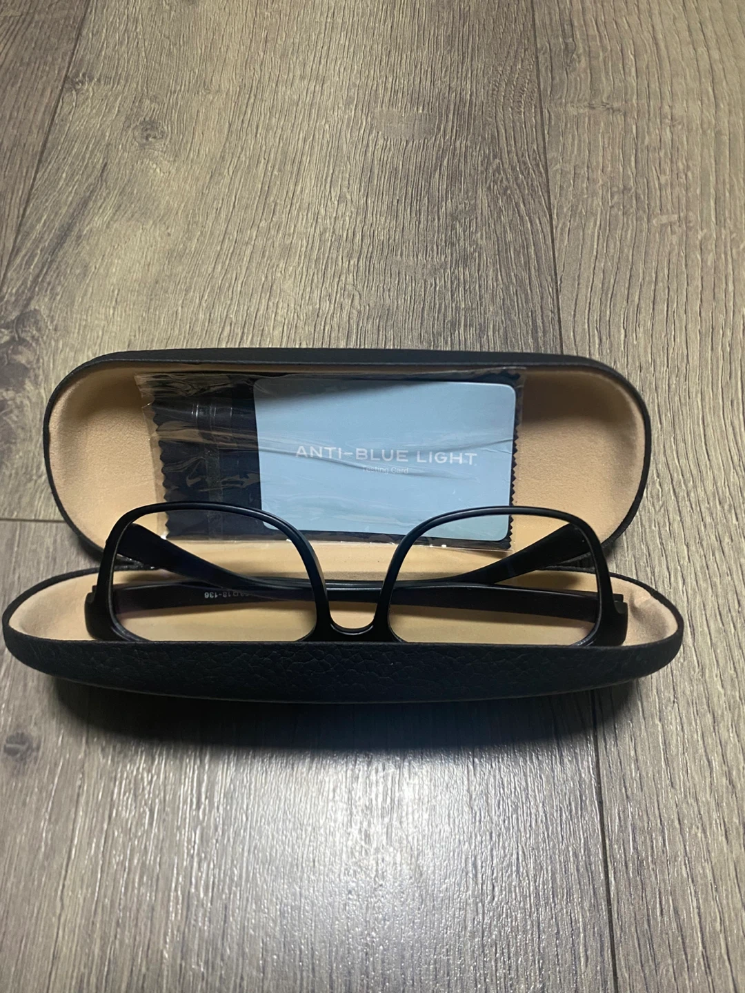Anti-Blue Light Glasses with Case and Cleaning Cloth