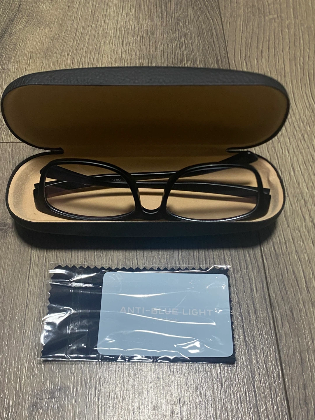 Anti-Blue Light Glasses with Case and Cleaning Cloth - photo 3