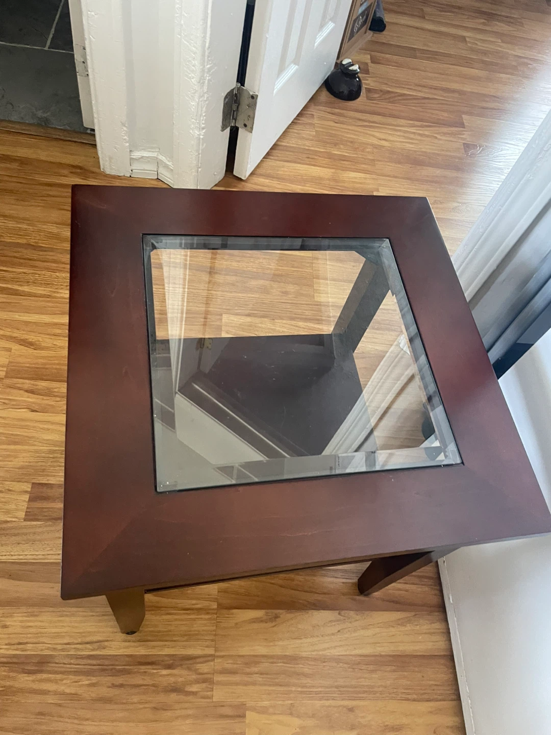 🌱End Table with Glass Top🌱 - photo 2