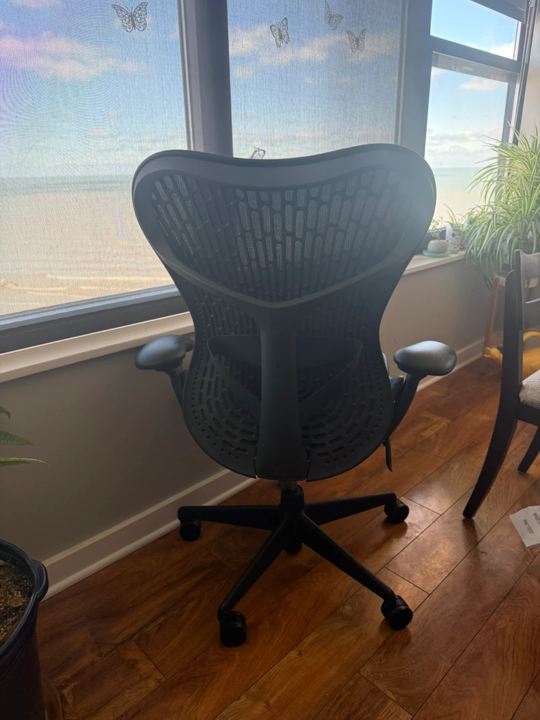 Herman Miller Mirra 2 Office Chair - photo 2