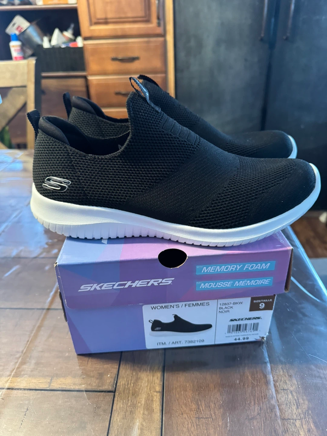 Skechers Women's Slip-On Memory Foam Sneakers Size 9