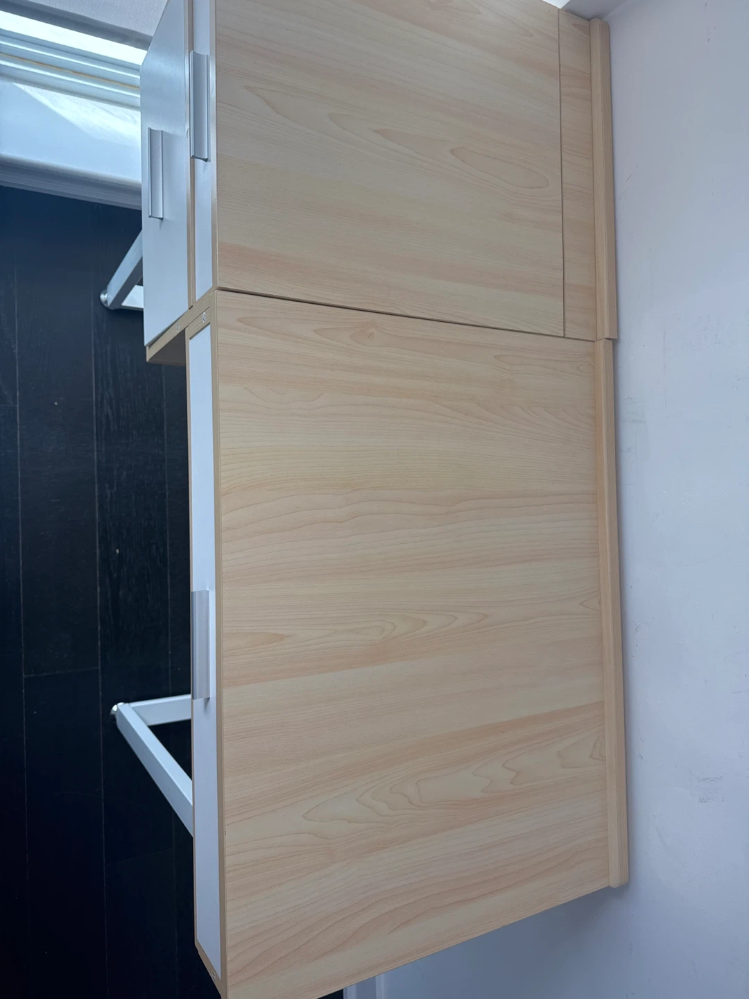 White and Wood Desk with Drawers and mirror Amazon 275$ - photo 2
