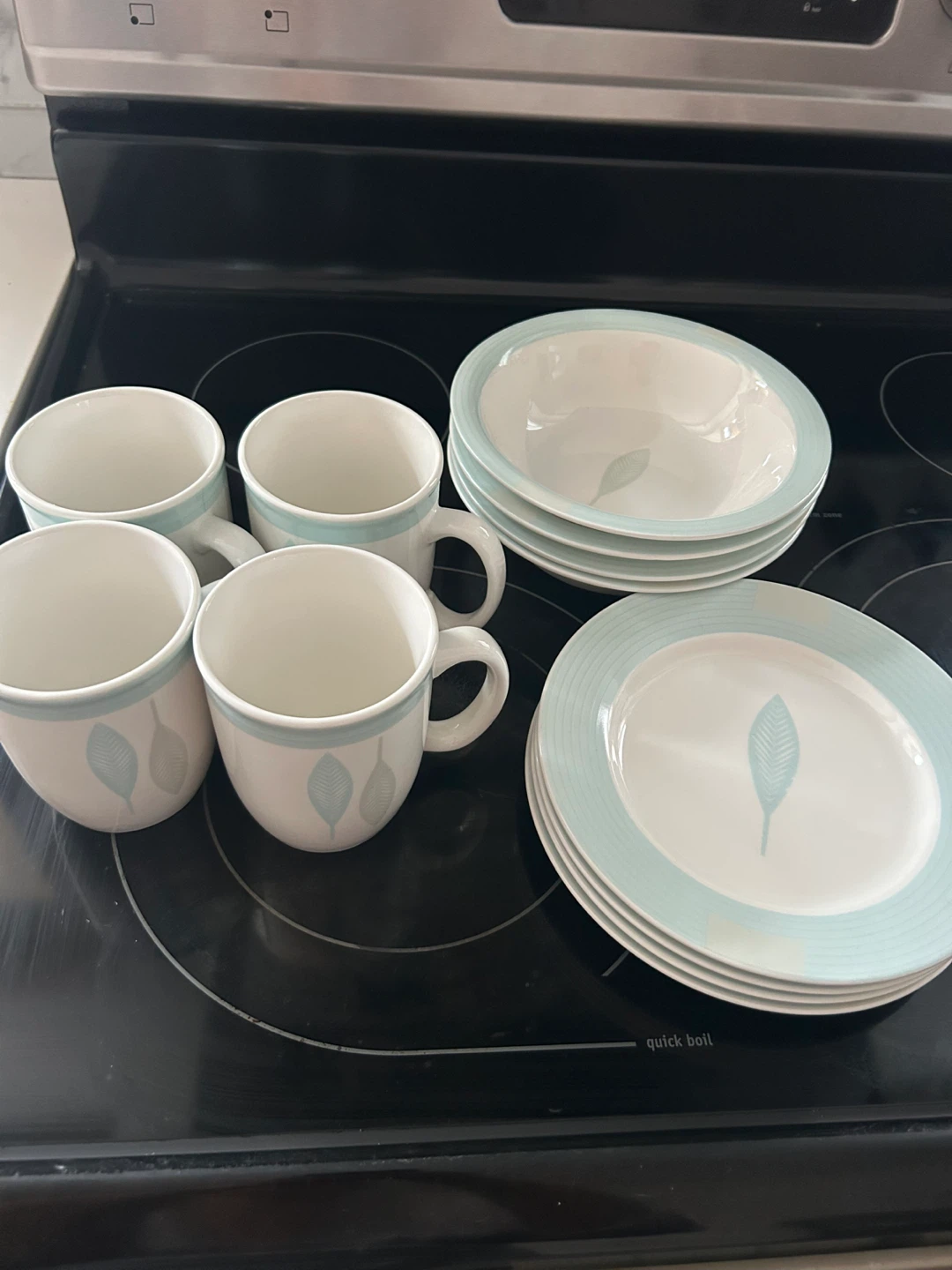 Togo 4-Piece Set with Bowls, Side Plates & Mugs - photo 2
