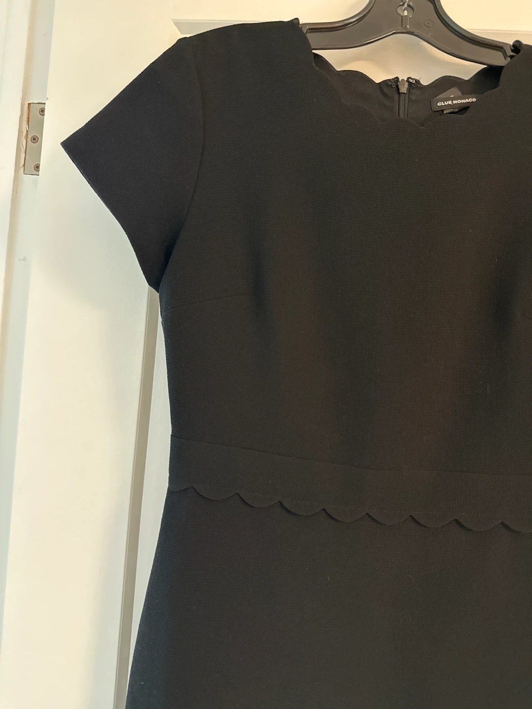 Club Monaco Black Scalloped Dress Size 4 - photo 2