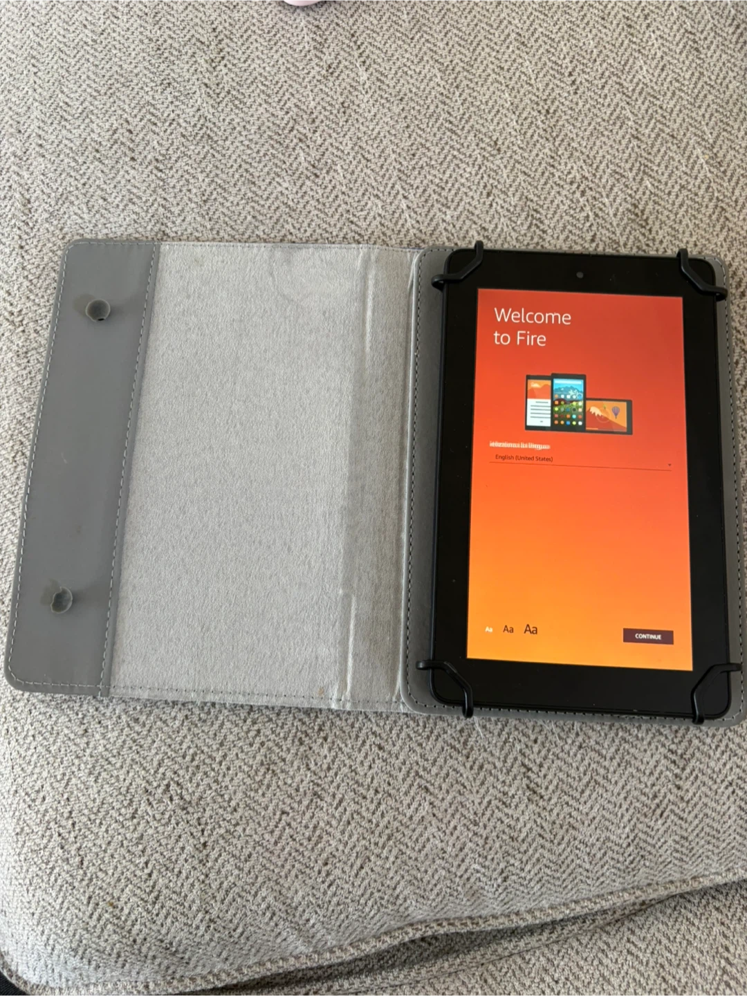 Amazon Fire Tablet with Case and Charging Cable - photo 4