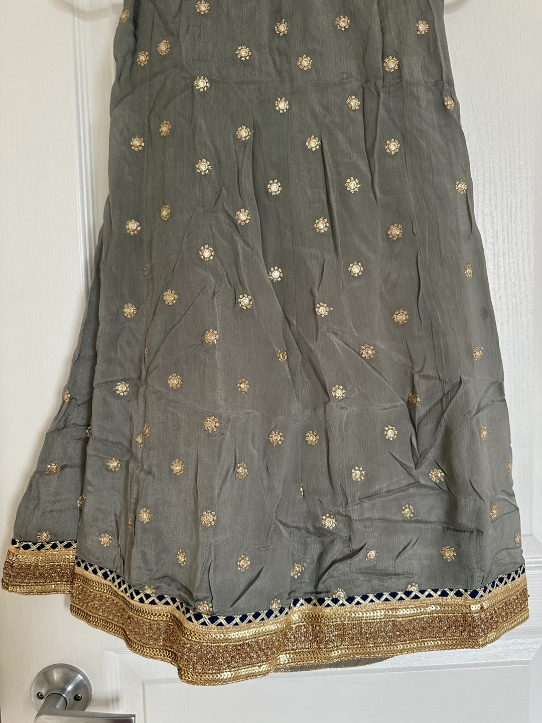 Grey Embellished Kurti with Dupatta - photo 3