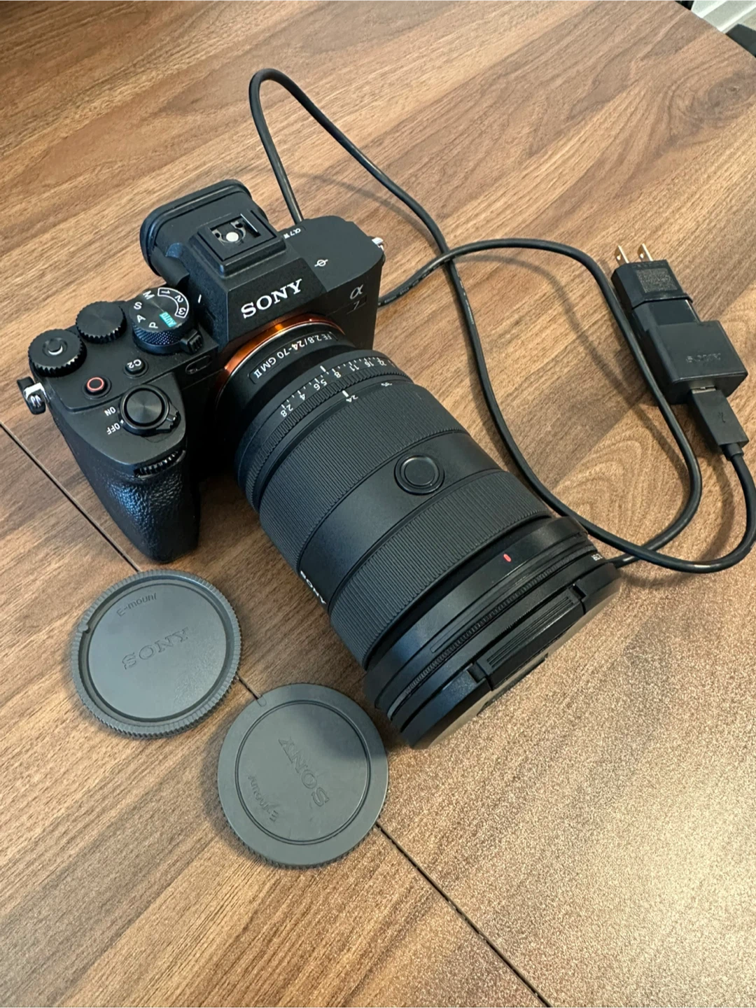 Sony a7 IV + 24-70mm F2.8 GM II (Excellent Condition)📷