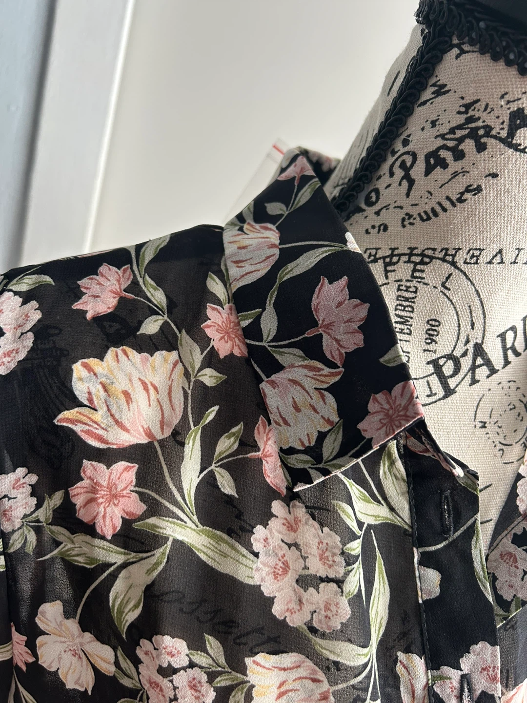 Brand new Sheer Floral Button-Up Dress with Tie Waist - photo 4