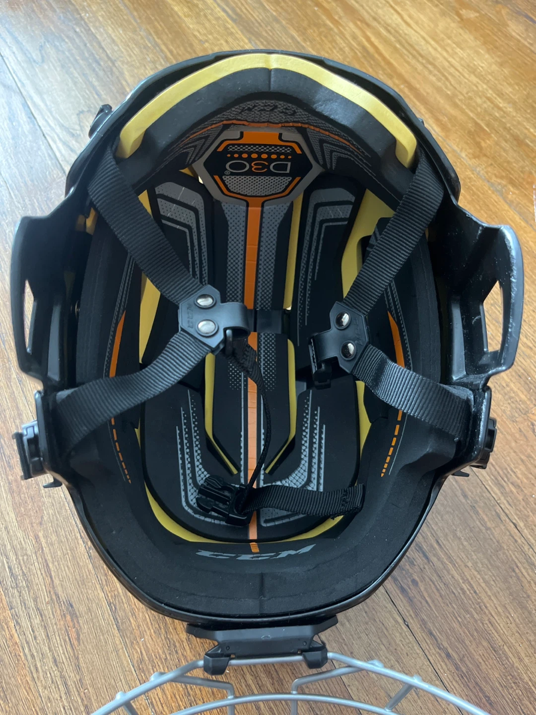 CCM Hockey Player Helmet SM-25 with Cage - photo 4