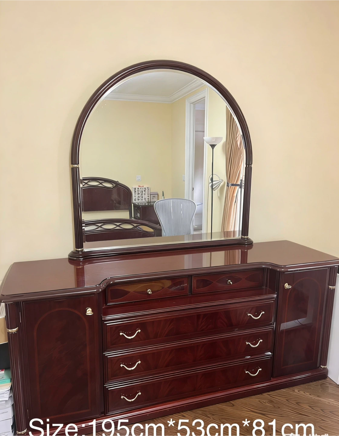 Cherry Wood 4 Pieces  Bedroom Set
