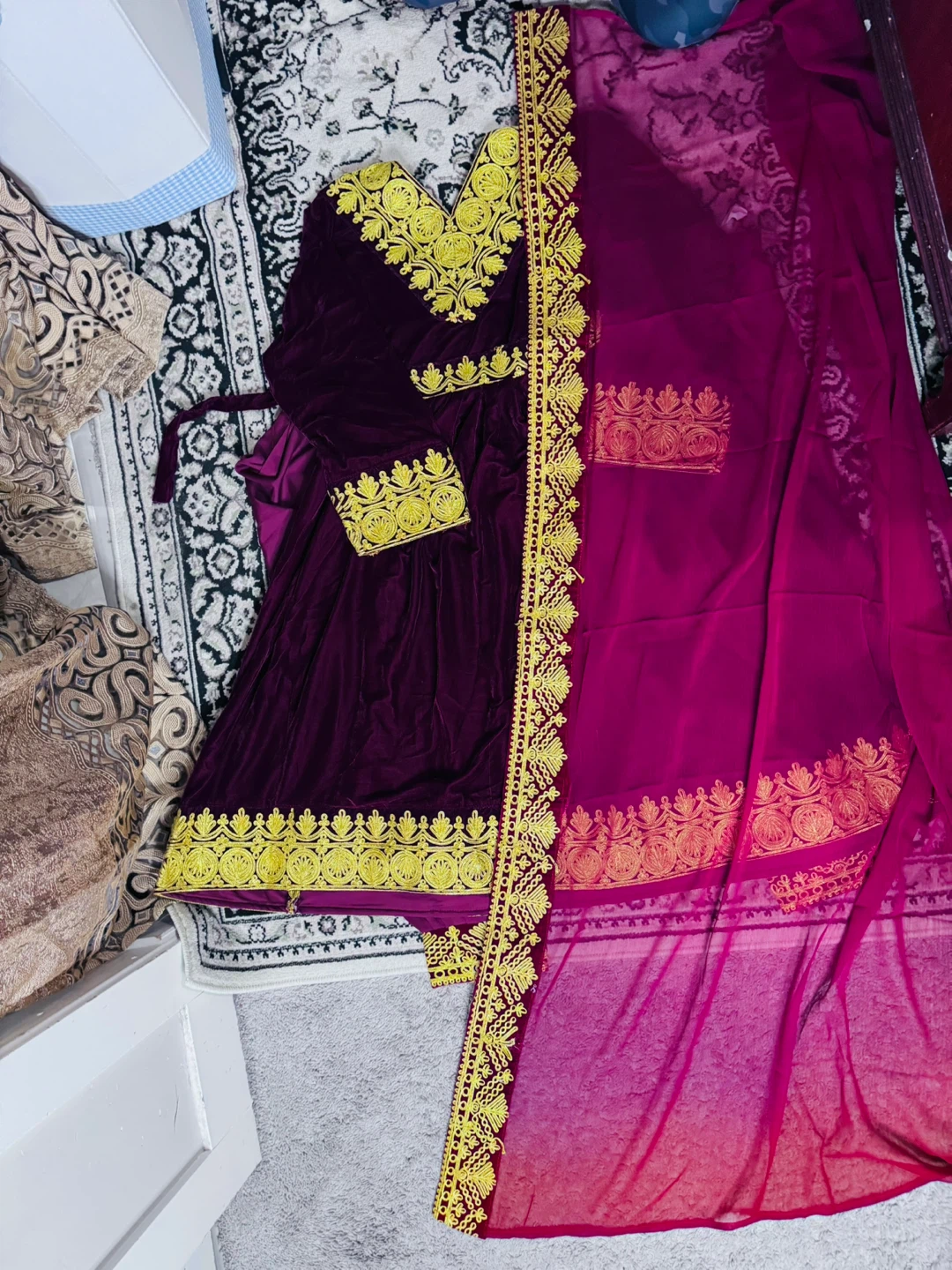 Traditional Afghan Velvet Dress with Embroidery - photo 4