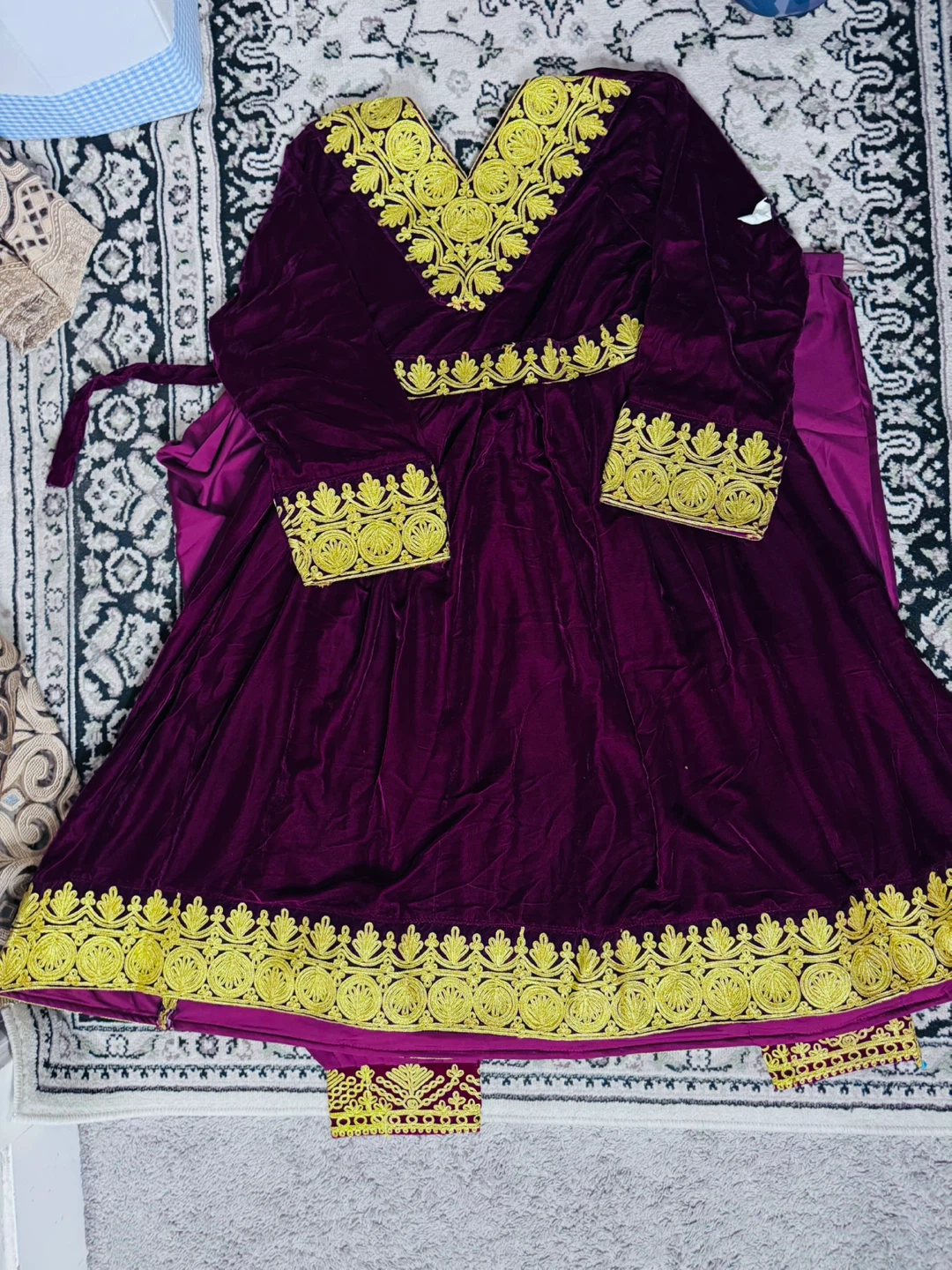 Traditional Afghan Velvet Dress with Embroidery - photo 3