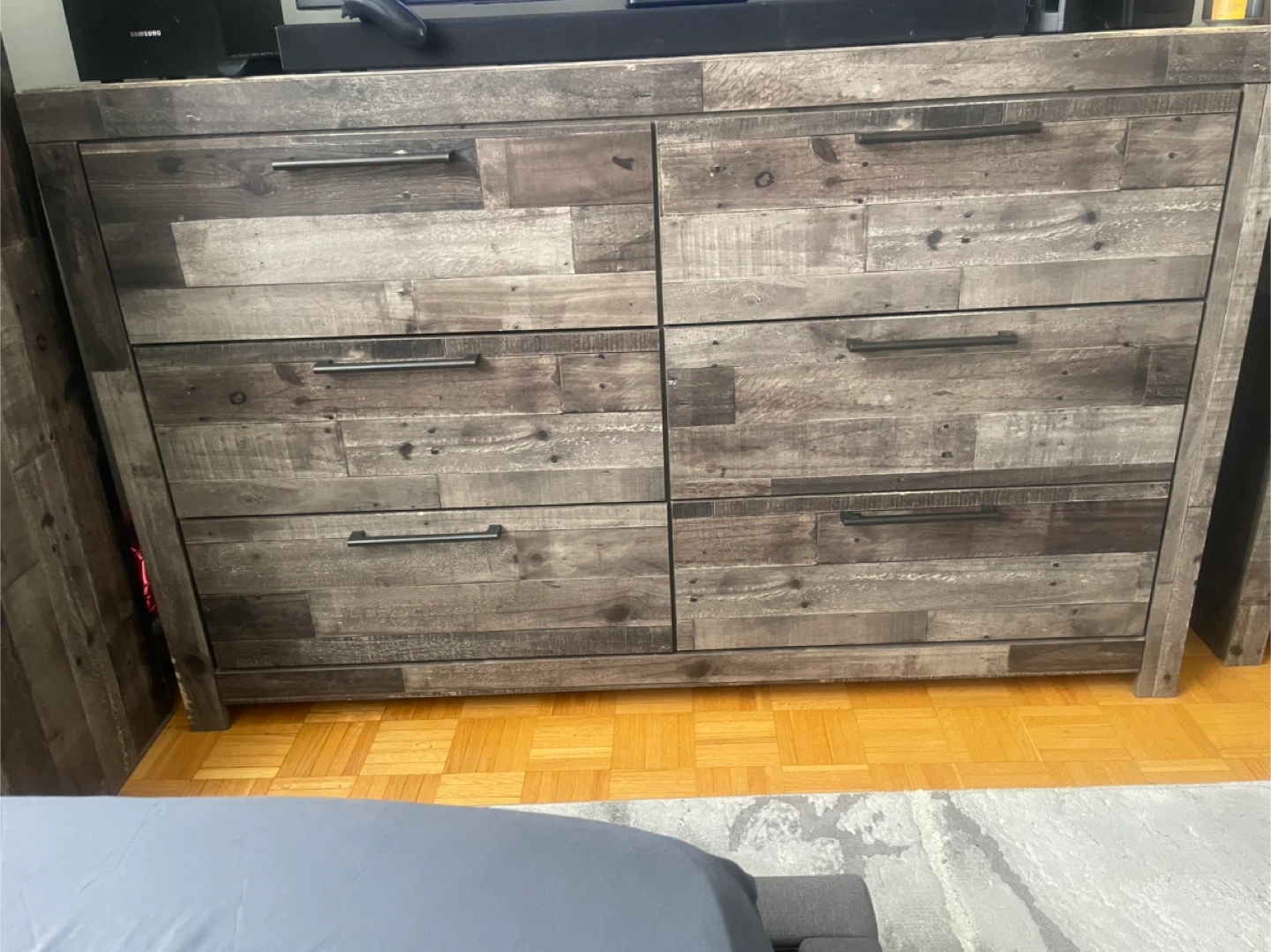 3 Rustic Wood Dressers 1 Wide one  and 2 Long ones - photo 3