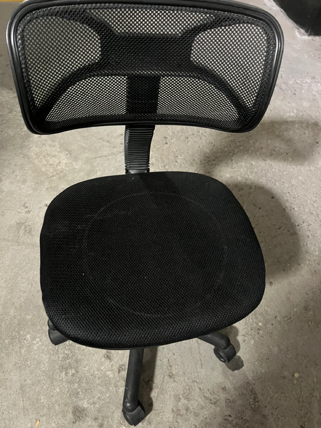 Black Mesh Office Chair with Swivel Base