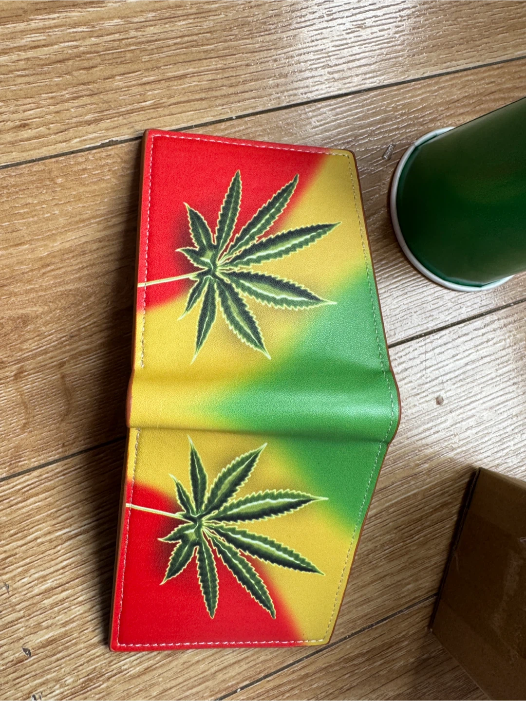 Bifold Wallet with Rasta Leaf Design - photo 3