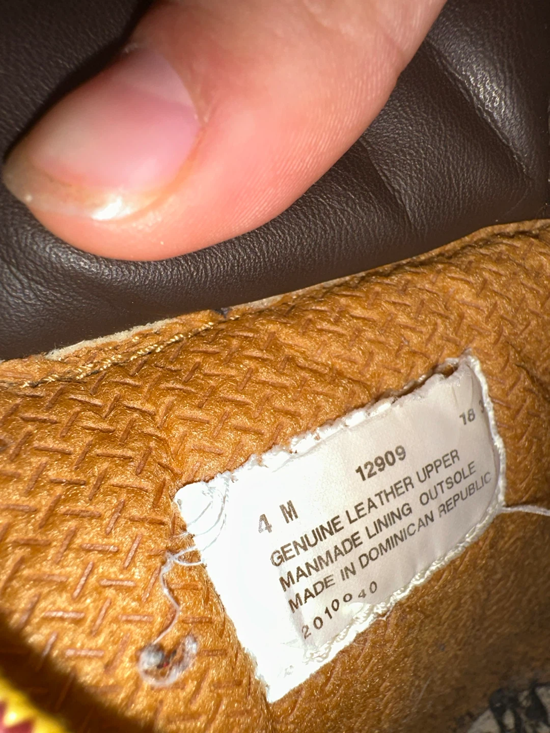 Timberland Classic Boots - Size 4 Youth - photo 4