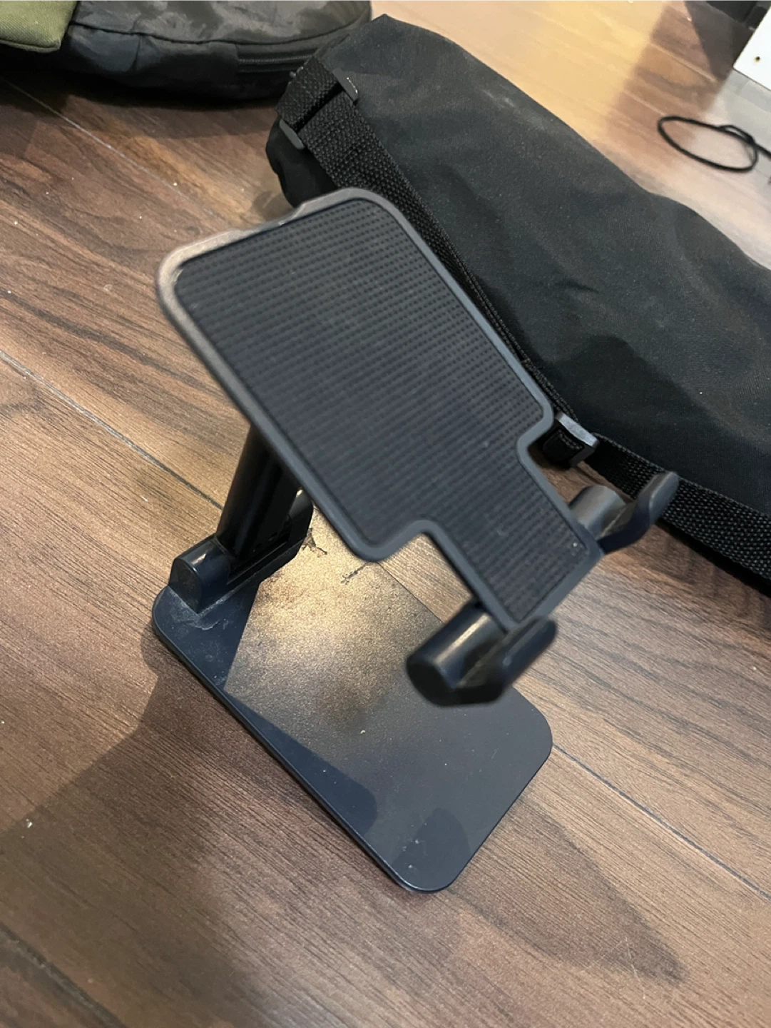 Black Adjustable Cell Phone Stand