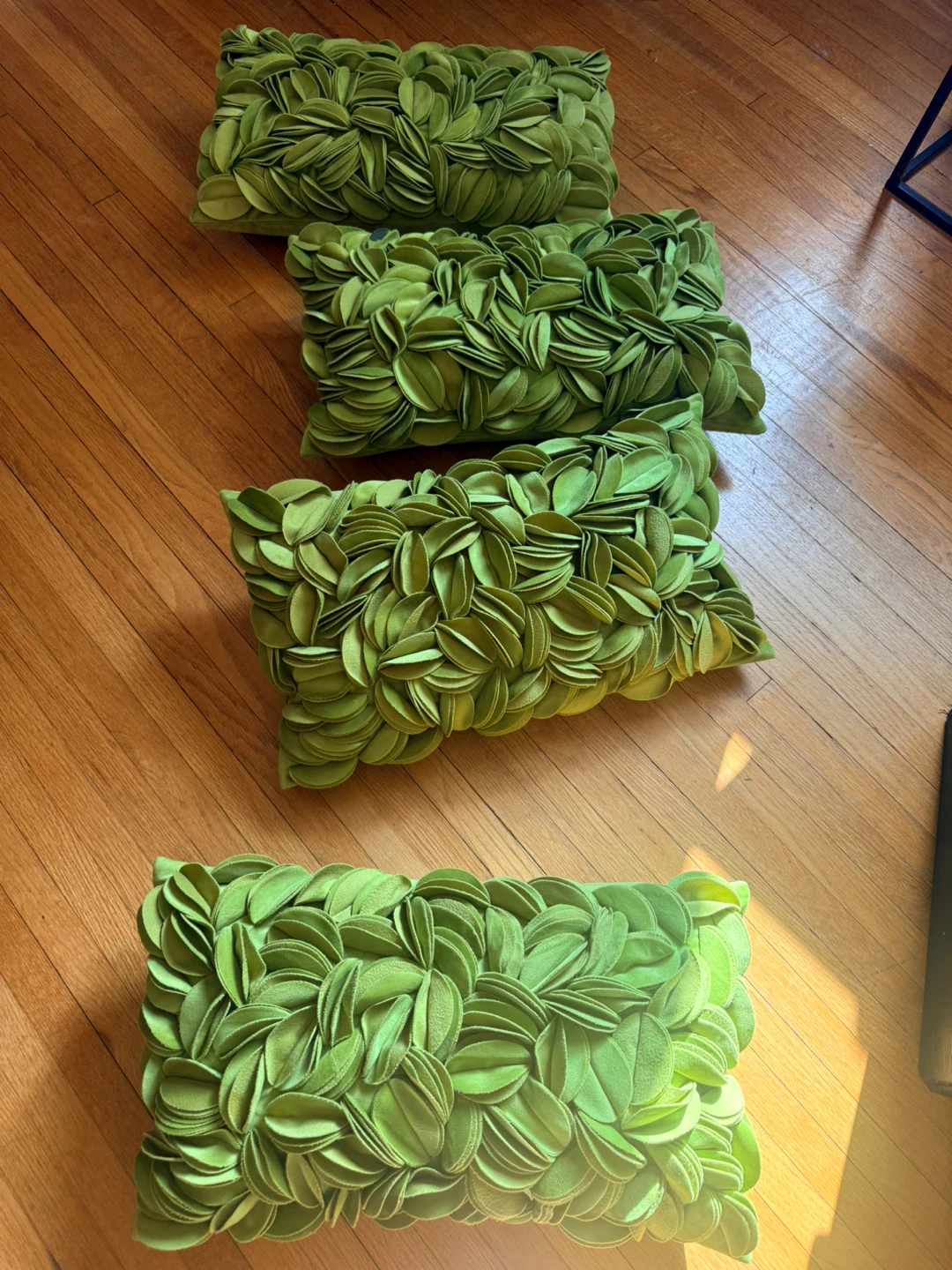 Set of 4 Decorative Green Leaf Pillows