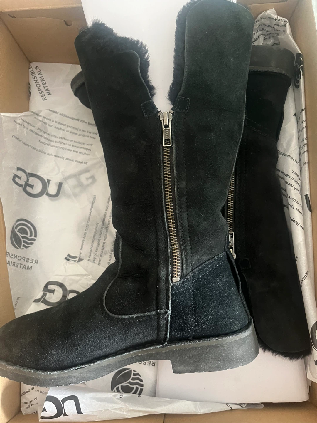 UGG Black Suede Boots with Fur Lining - photo 3