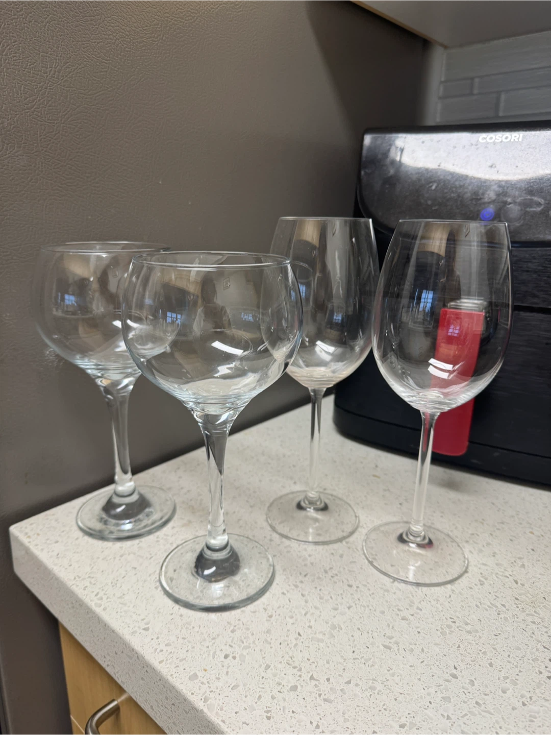 Set of 4 Clear Wine Glasses