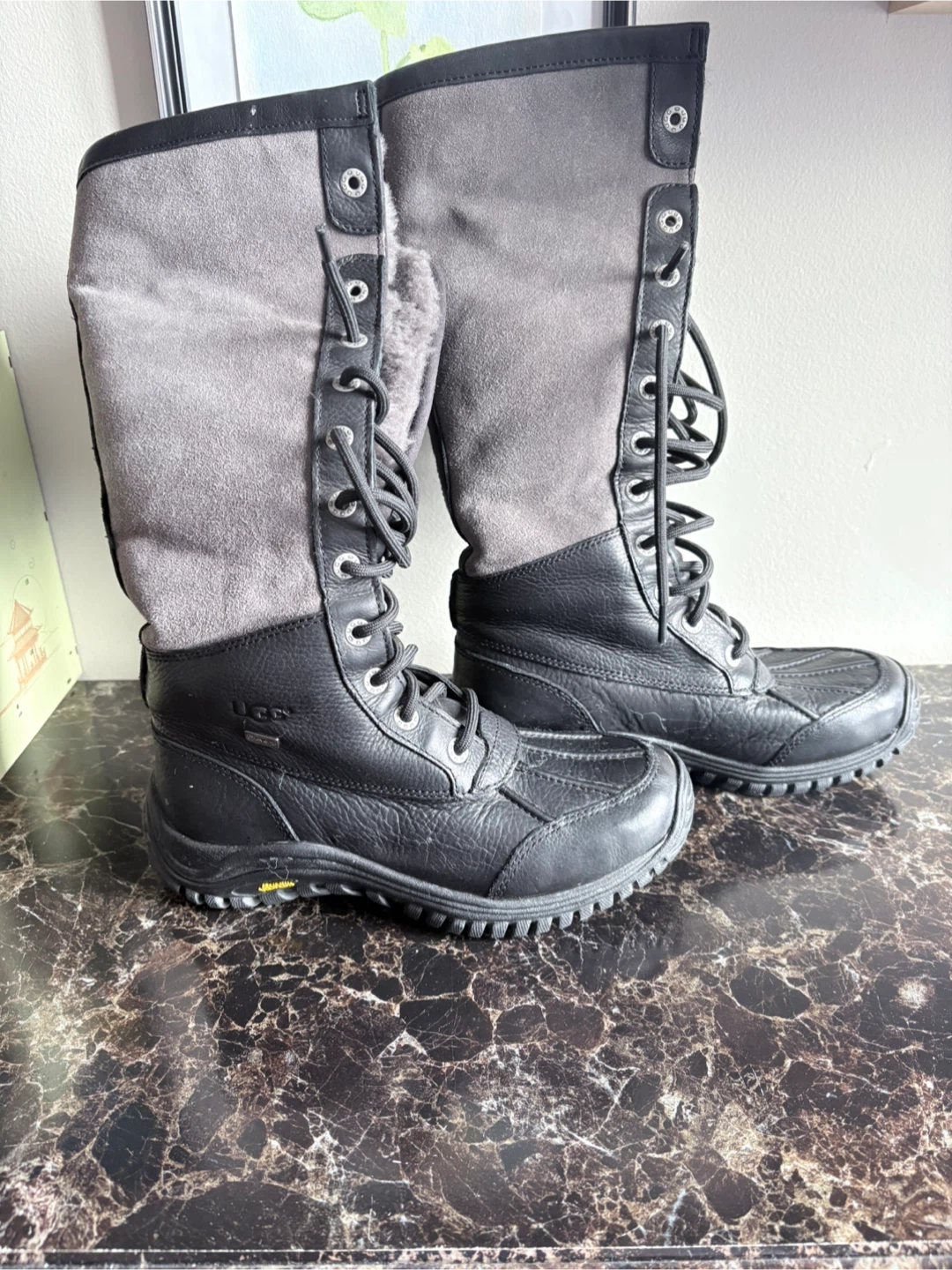 UGG Women's Black Leather & Suede Winter Boots - Size 6