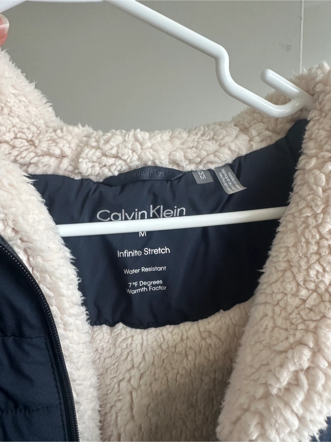 Calvin Klein Puffer Jacket with Sherpa Lining - Size Medium - photo 3