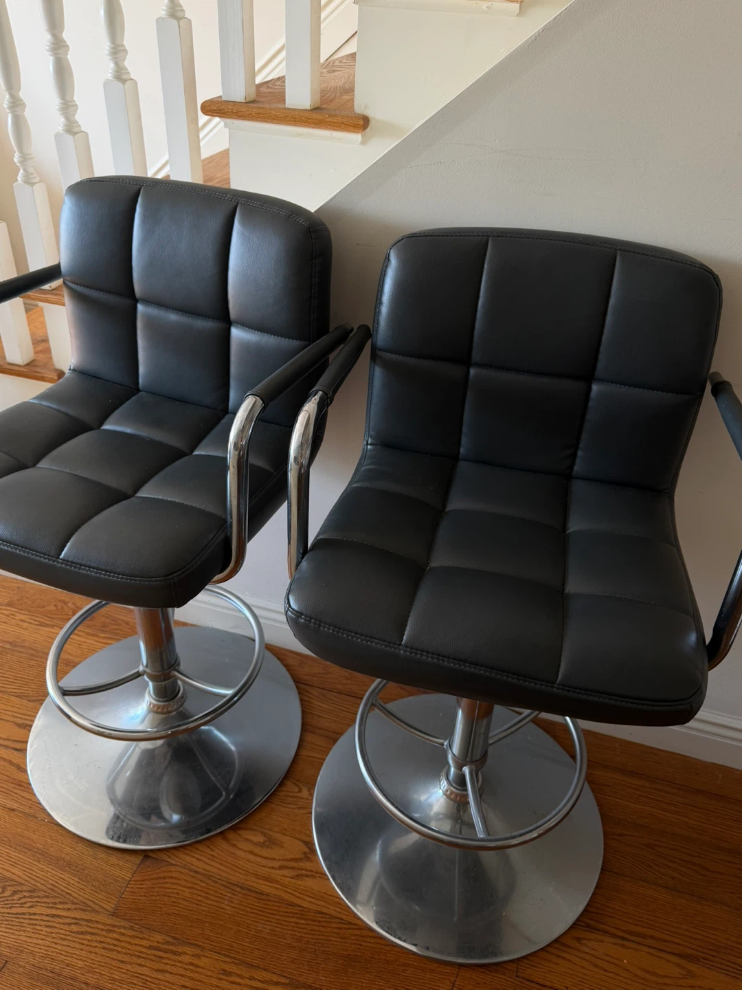Set of 2 Black Faux Leather Bar Stools with Chrome Base
