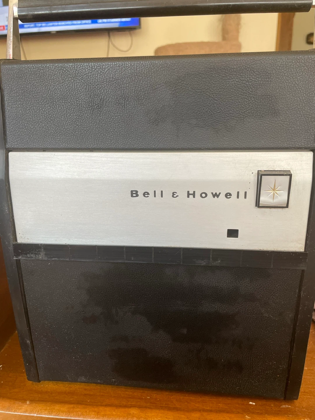 Bell & Howell Explorer Projector - photo 2