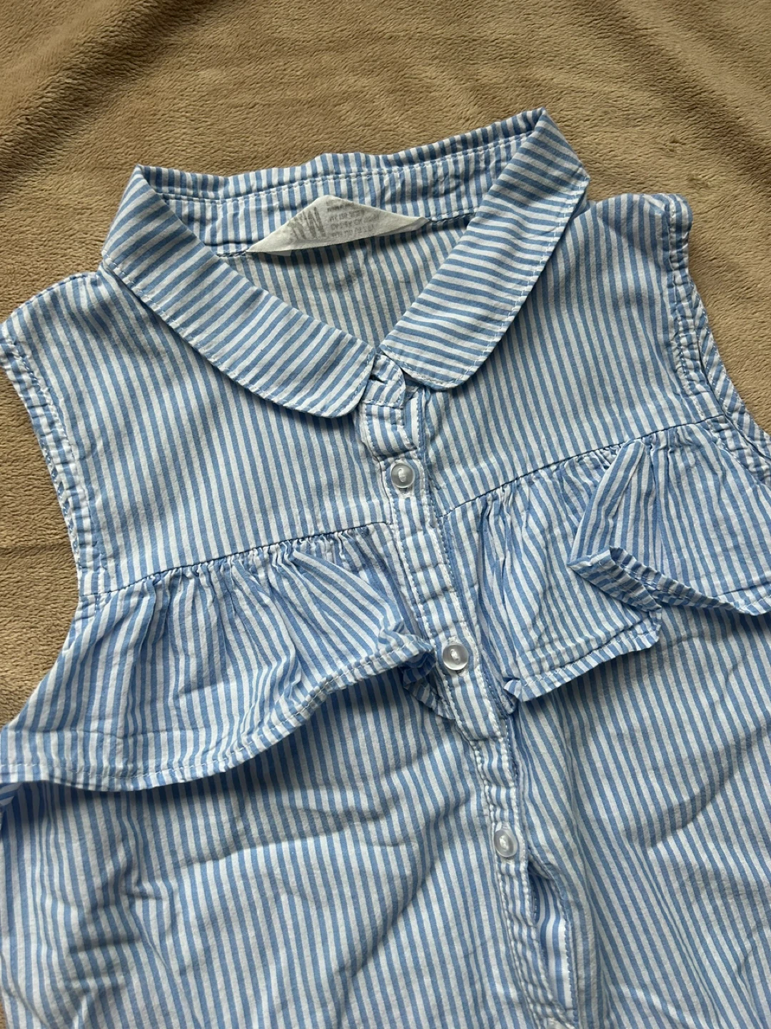 Bundle of 2 Girls' Sleeveless Button-Up Tops 6-8Y - photo 2