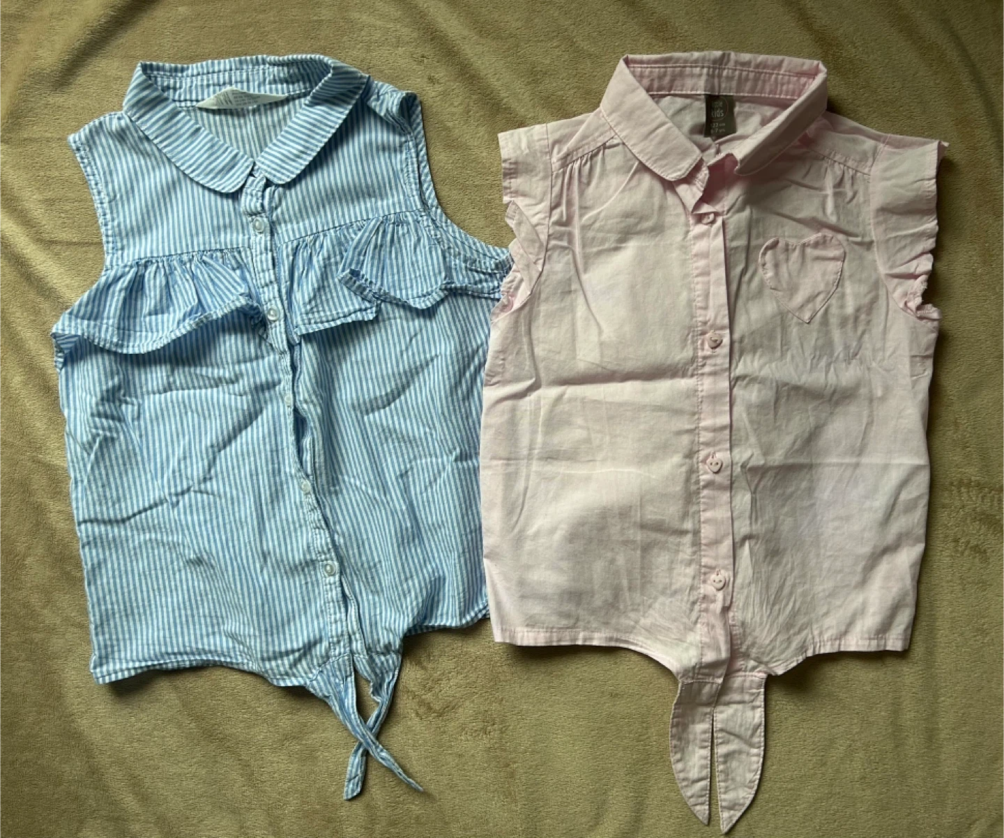 Bundle of 2 Girls' Sleeveless Button-Up Tops 6-8Y