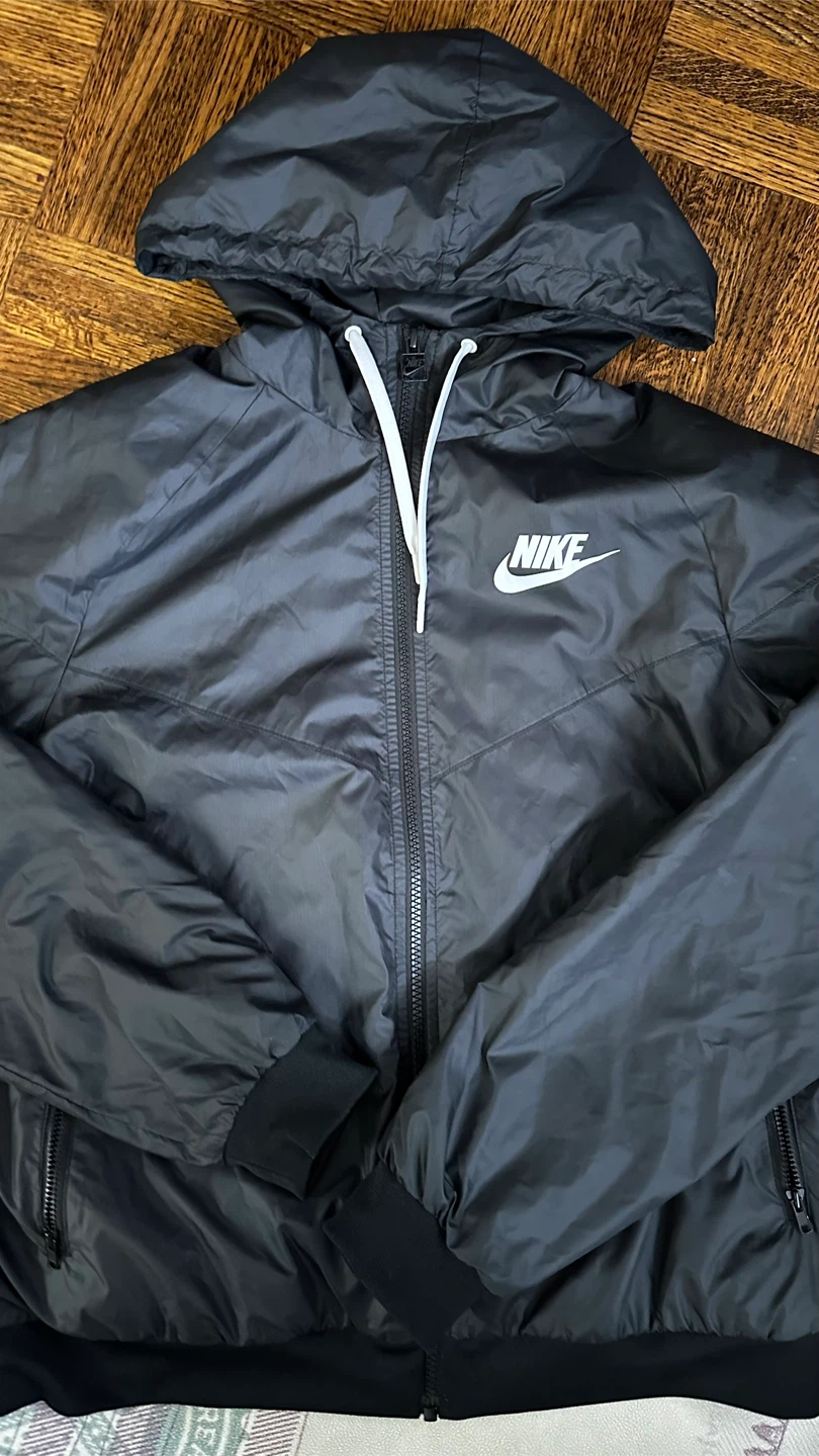 Nike Windrunner Jacket Size Medium