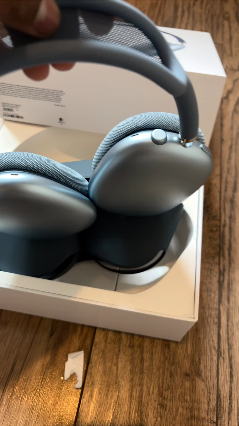 Apple AirPods Max Headphones - photo 2