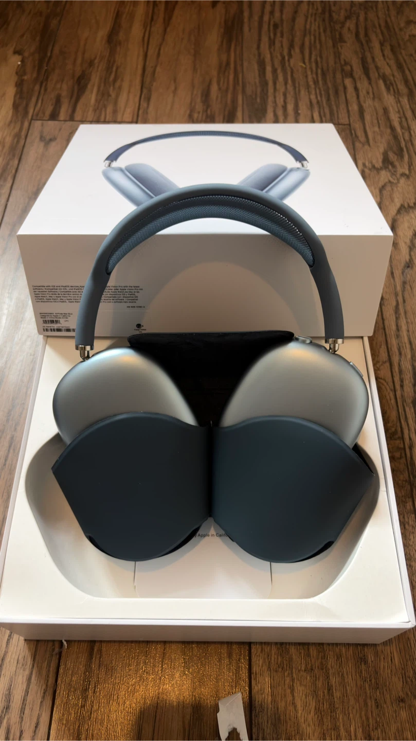 Apple AirPods Max Headphones