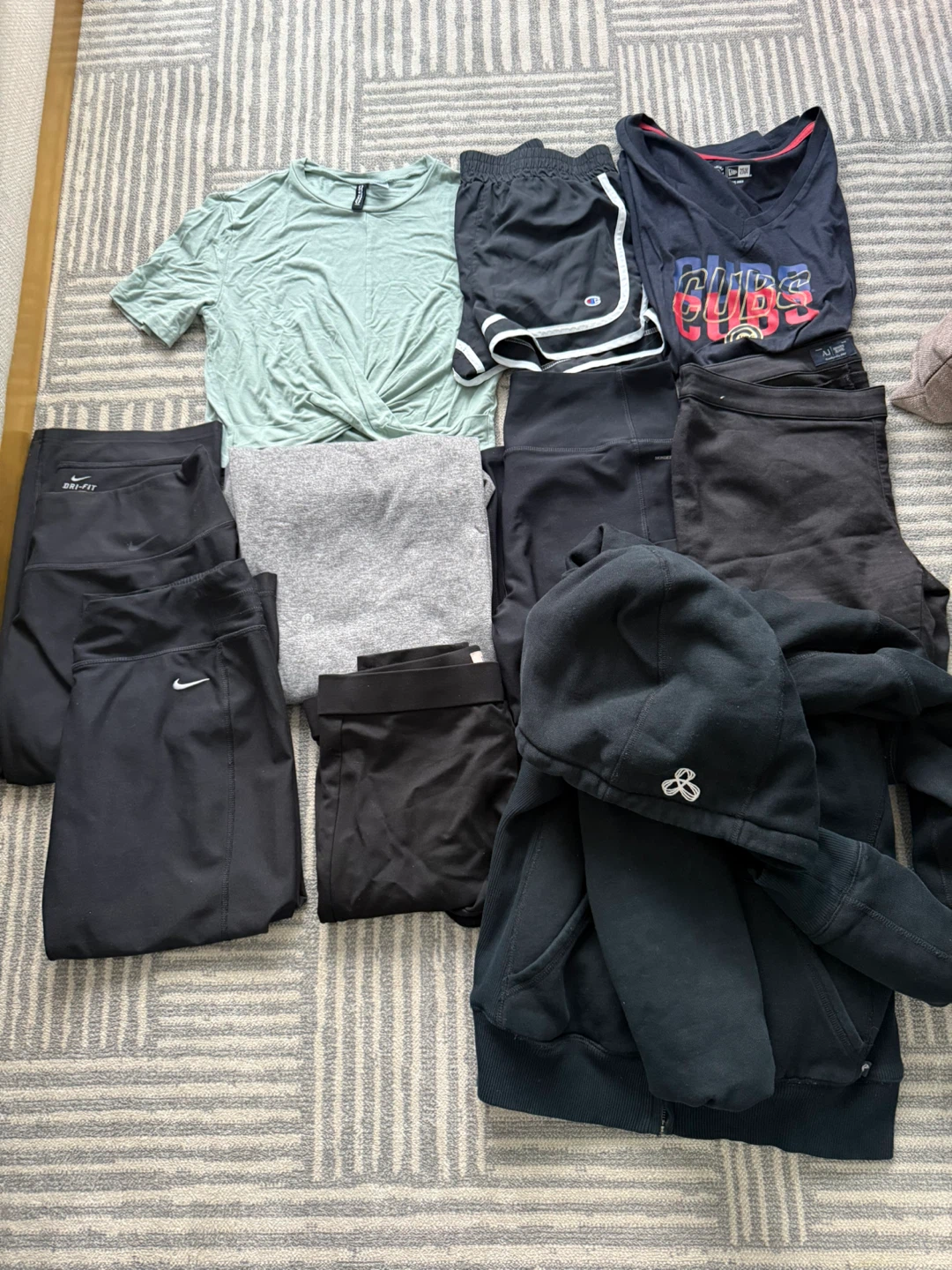 Women's Athleisure Bundle - Nike, Lululemon & More