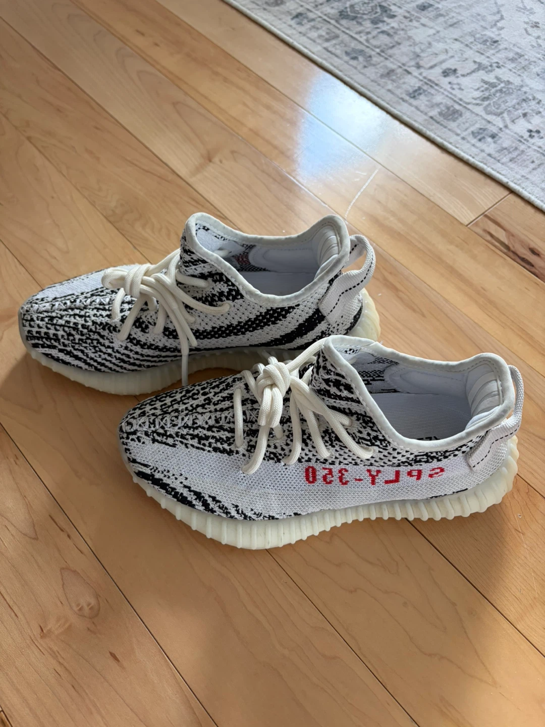 Adidas Yeezy Boost 350 V2 Zebra