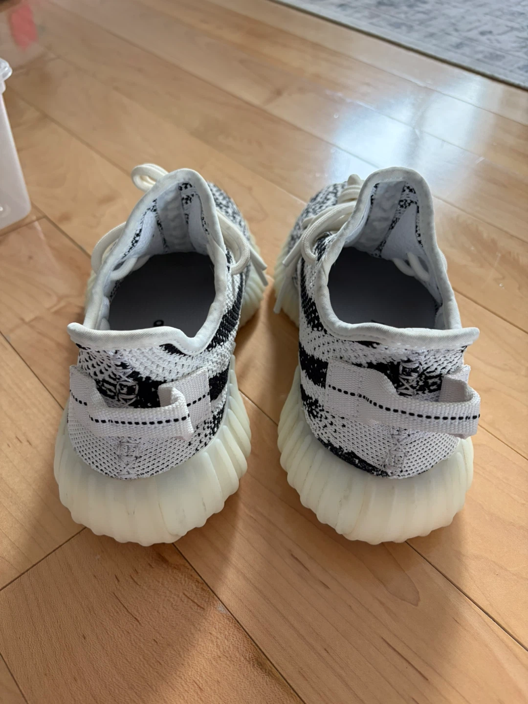 Adidas Yeezy Boost 350 V2 Zebra - photo 4