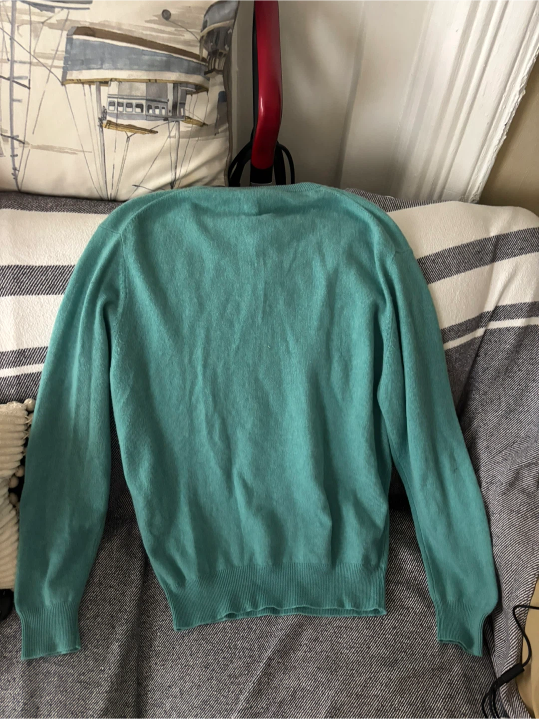 Jos. A. Bank Traveler's Collection V-Neck Cashmere Sweater - photo 3