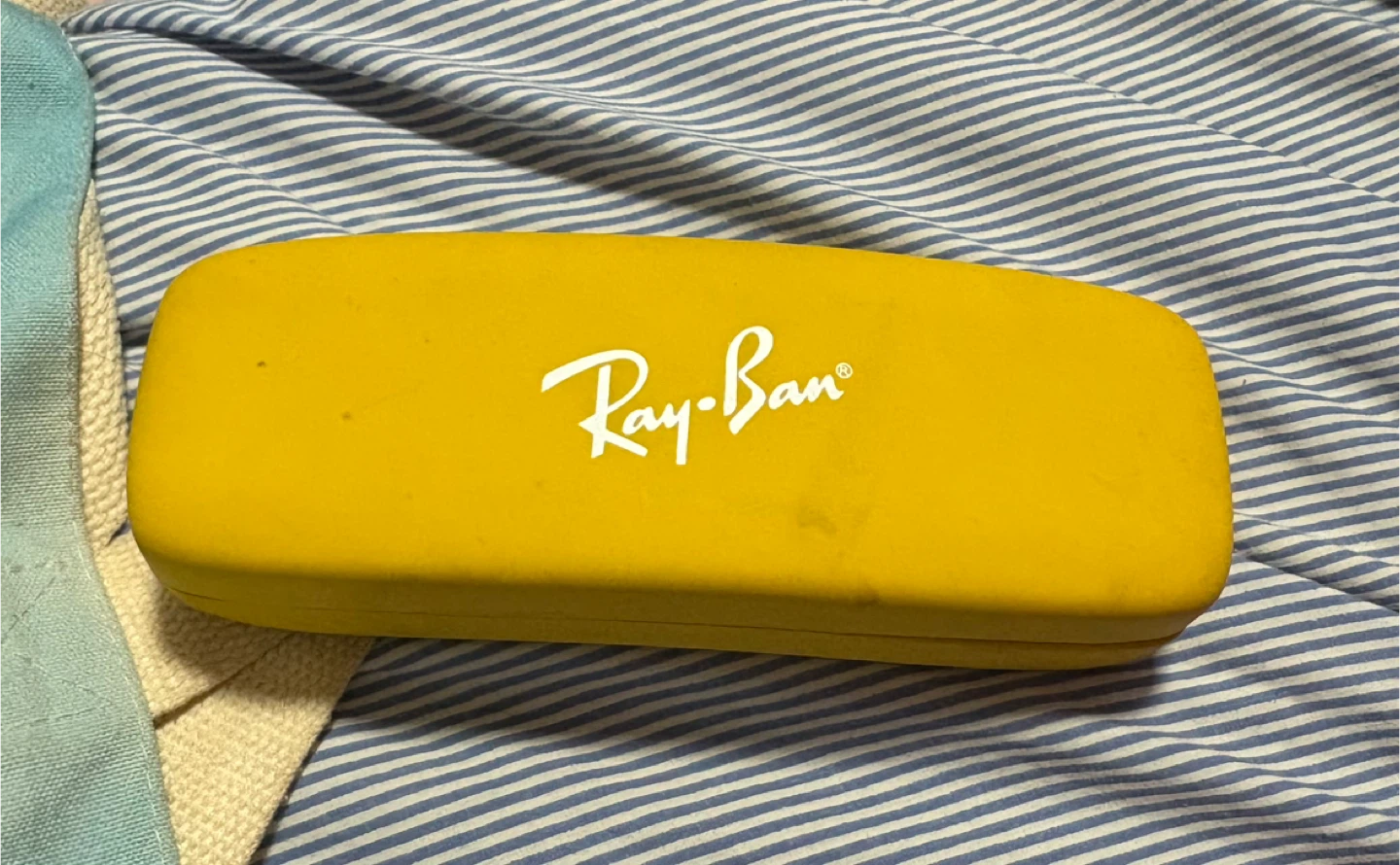 Ray-Ban Sunglasses with Blue Lenses and Yellow Case - photo 3