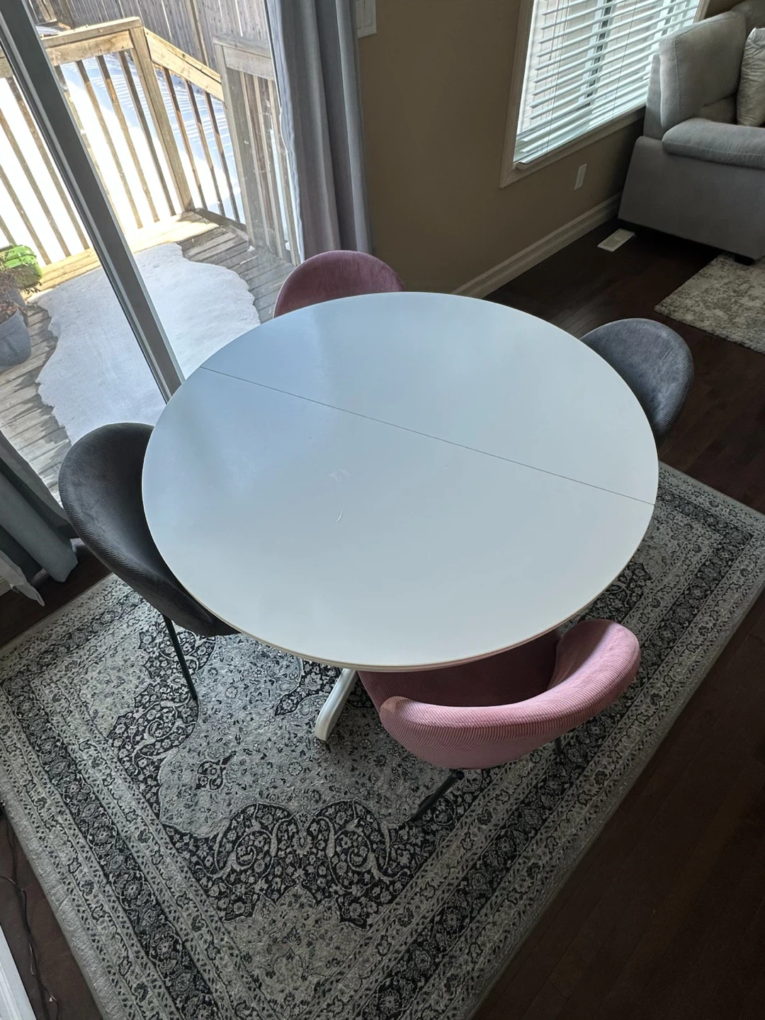 White Round Pedestal Dining Table with Drop Leaf