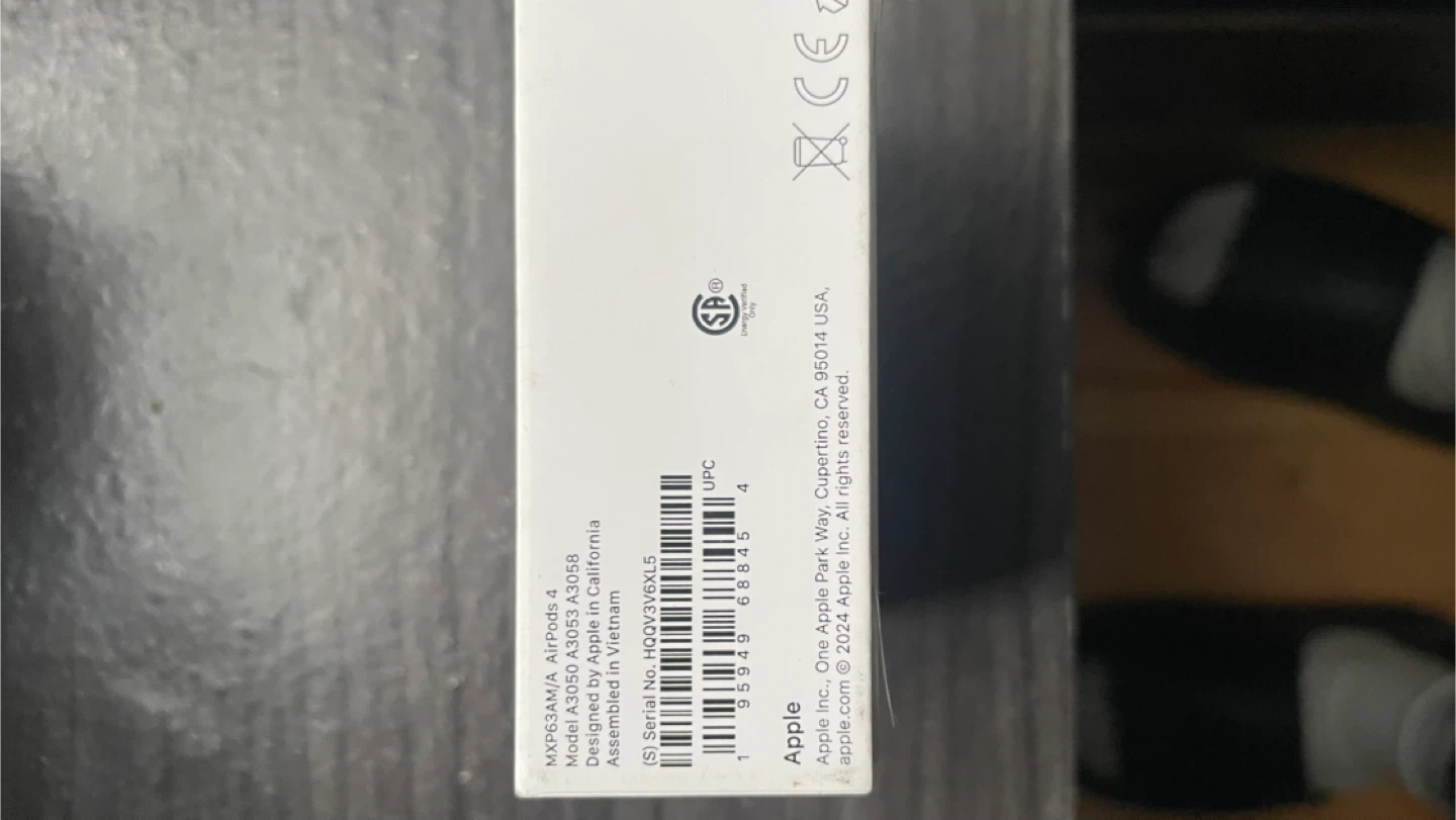 AirPod 4s - photo 2