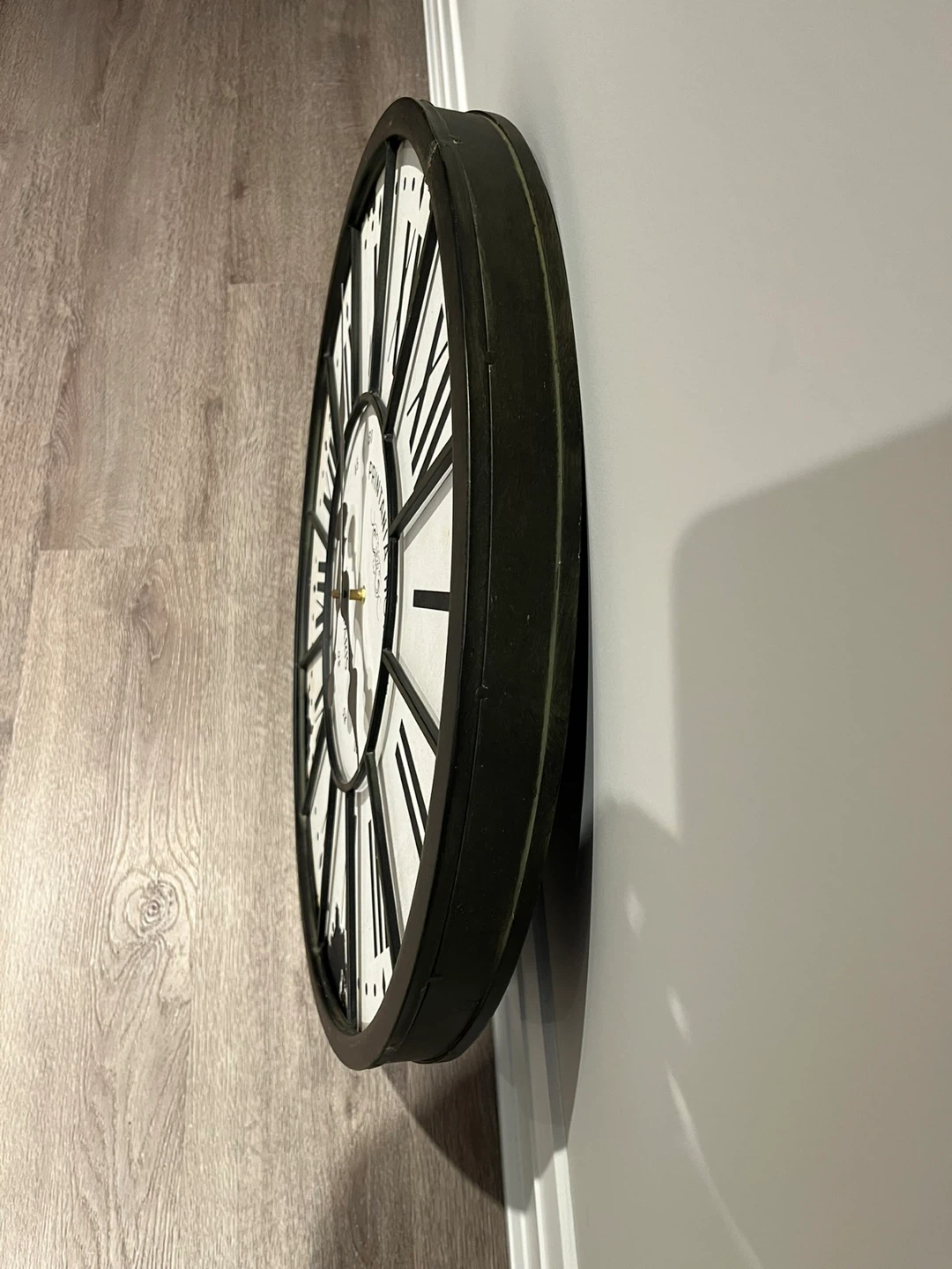 Large Vintage-Looking Wall Clock - photo 4
