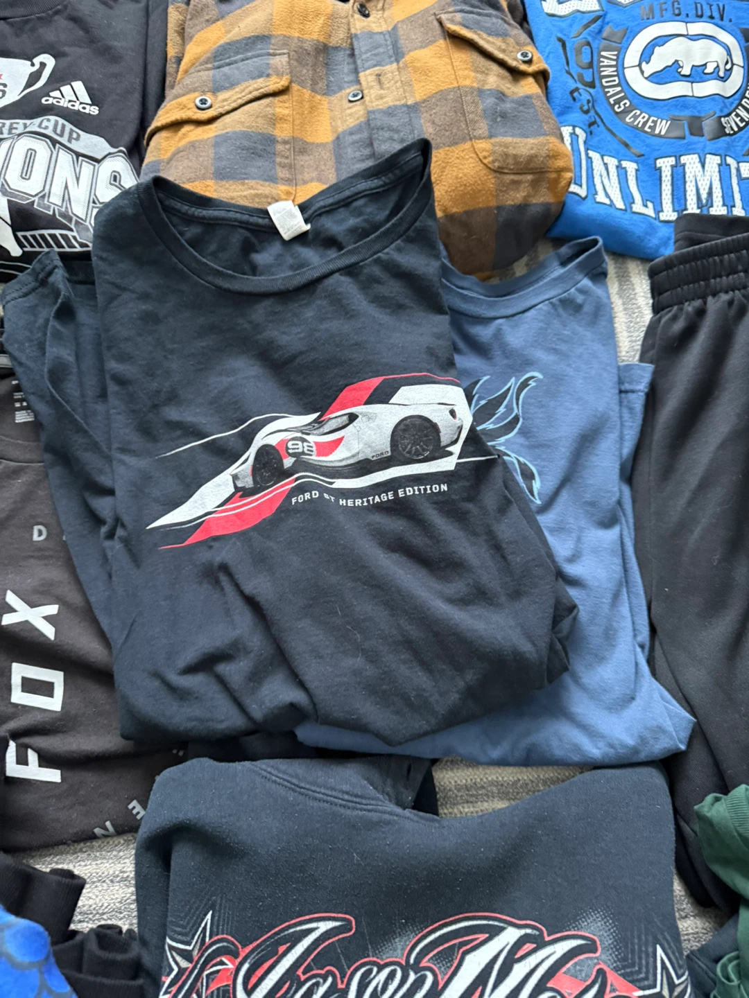 Assorted Men's T-shirts and Sweatshirt Bundle - photo 5
