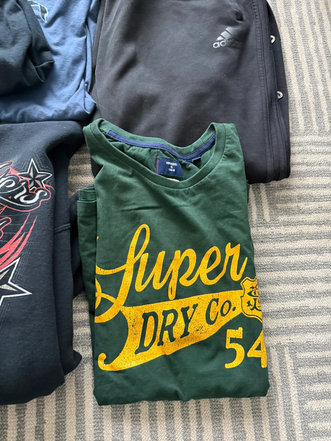 Assorted Men's T-shirts and Sweatshirt Bundle - photo 2