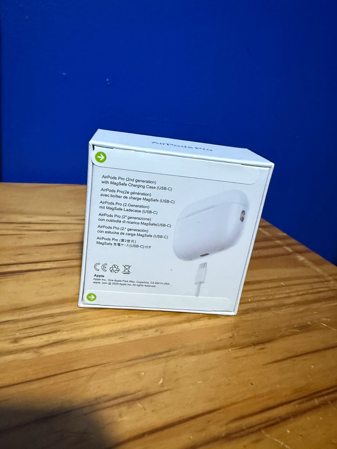Apple AirPods Pro (2nd generation) with MagSafe Charging Case - photo 2