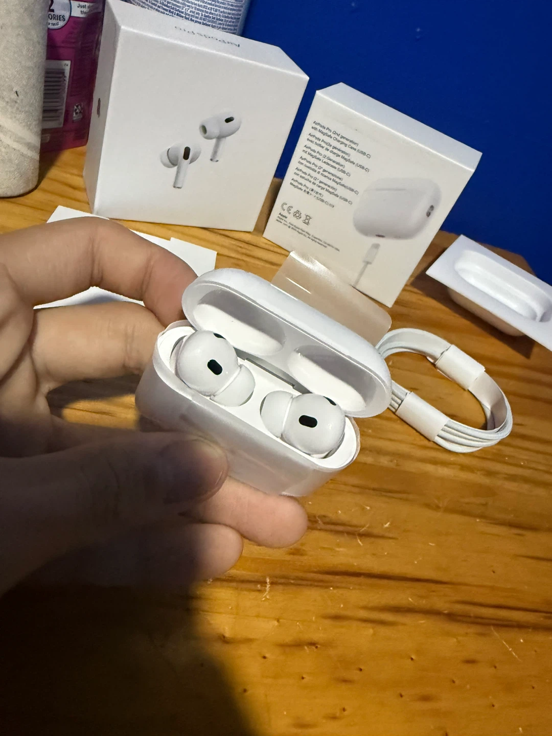 Apple AirPods Pro (2nd generation) with MagSafe Charging Case - photo 4