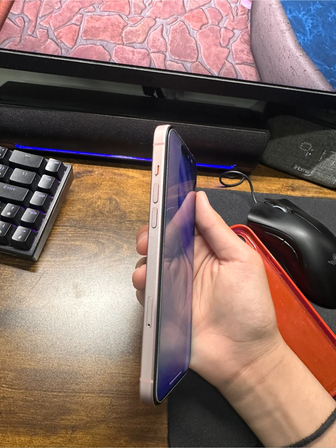 iPhone 15 Plus - photo 3